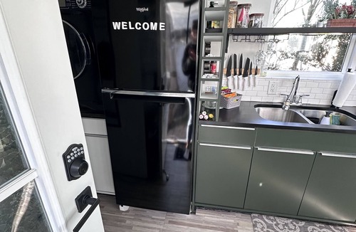 Burr Ridge House | Less is more! Pet friendly Tiny Home near Chicago!n