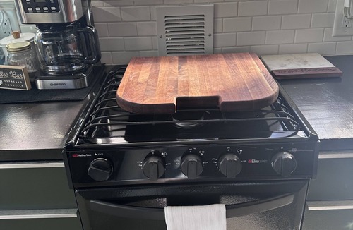 Burr Ridge House | Less is more! Pet friendly Tiny Home near Chicago!n