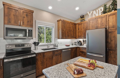 West Yellowstone Apartment | Less Stress More Comfort 1 mi to Yellowstone Clean Well Stocked