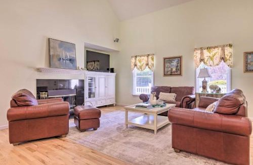 Jamesport House | Less Than 1 Mi to Beach Luxury North Fork Retreat with Deck