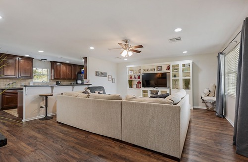 College Hills Estates House | Less than 1 mile from Texas A&M University!