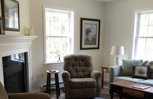 Danbury House | Less than 1 mile from Ragged Mountain