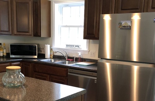 Danbury House | Less than 1 mile from Ragged Mountain