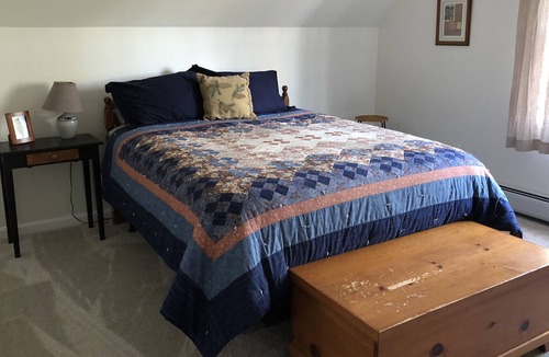 Danbury House | Less than 1 mile from Ragged Mountain