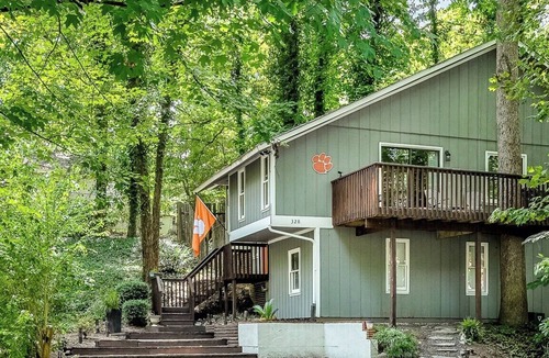 Clemson House | Less than 2 miles to Death Valley!