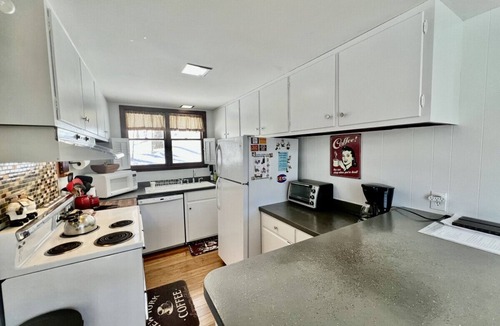 Stratton and Bromley Ski Areas House | Less the 1 mile to Bromley!