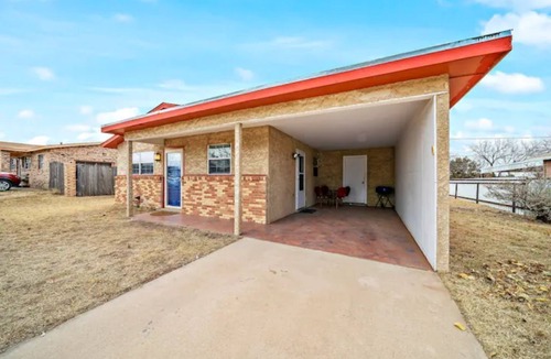 Big Spring House | Let D's Cozy Cottage Provide a Comfortable Stay!