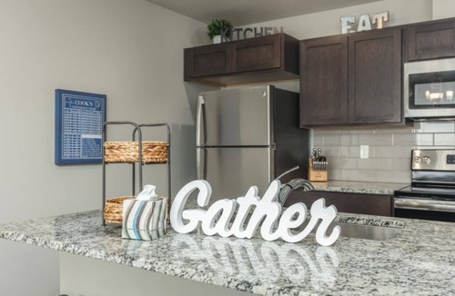 Kennewick House | Let's Gather - Centrally Located & Pet Friendly.