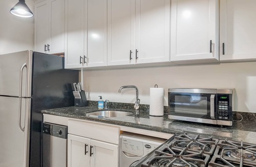 Belltown Condo | Let's Get Cozy In Seattle! Just Steps From Iconic Sites