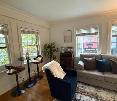 Belltown Apartment | Let's Get Cozy In Seattle!