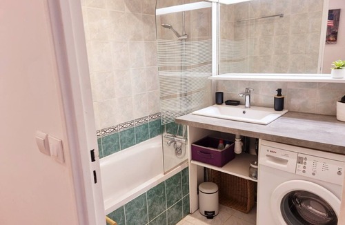 Bougival Apartment | Let's take a walk in the woods