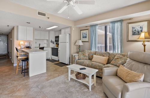 North Myrtle Beach Condo | Let the refreshing sea breeze melt your worries away