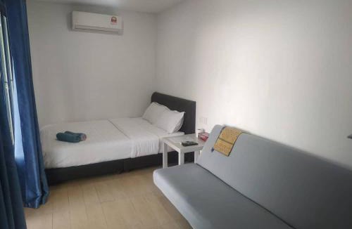 Alor Gajah Ski Chalet | LeThuHouse