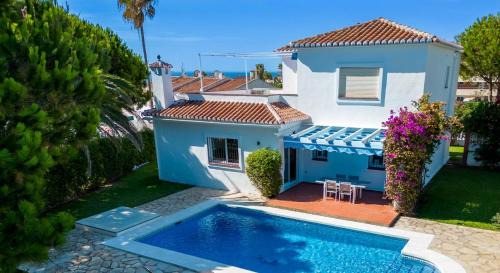 El Faro Villa | Lets in the Sun Villa Blue Mijas
