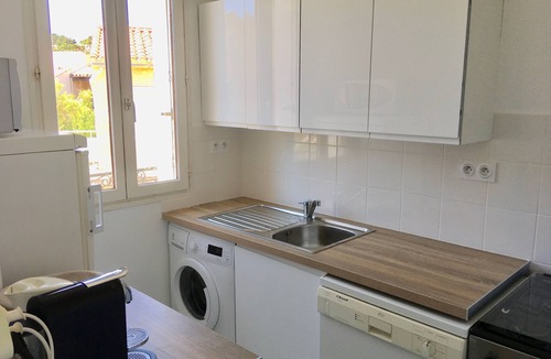 Leucate Apartment | Leucate-Plage, on sea front: flat with two air-conditioned sleeping-rooms