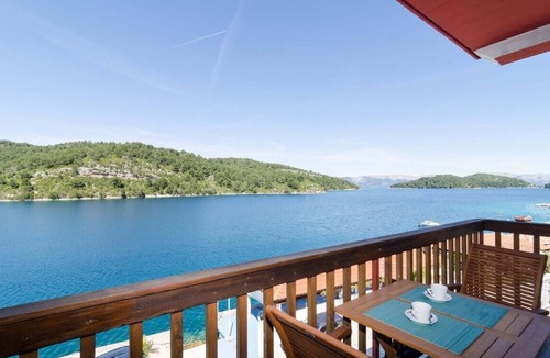Polace Apartment | Levanat One Bedroom Apartment with Balcony and Sea View