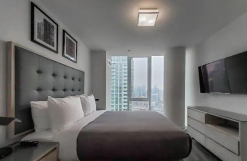 Near North Side Hotel | Level Chicago - Old Town