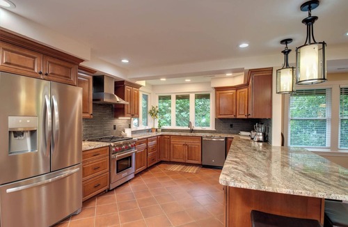 Moravia House | Level Lakefront on Owasco Lake! Sleeps 14!