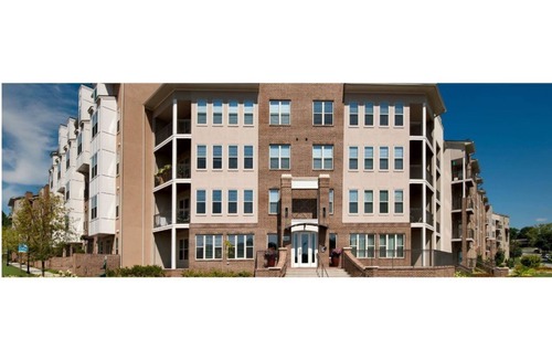 Lindbergh Apartment | LevelUp Sunshine Stay.