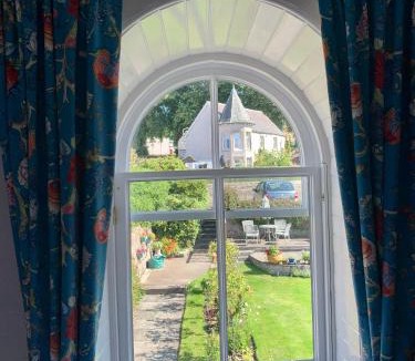 Crieff House | Leven House Bed and Breakfast