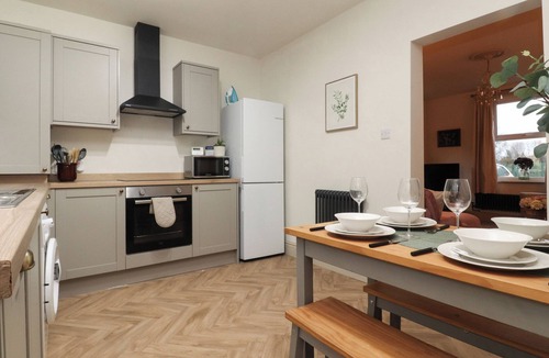 Garstang Cottage | LEVENSIDE, pet friendly, with open fire in Garstang