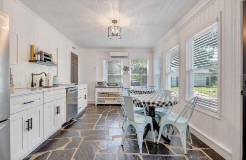 Blairs Bed & Breakfast | Levi Hall Cow Suite