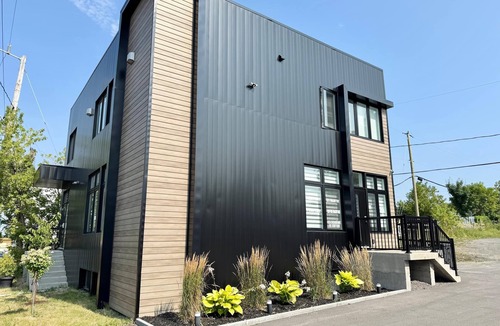 Desjardins Apartment | Lévis Center | New Studio with Queen Bed + A/C