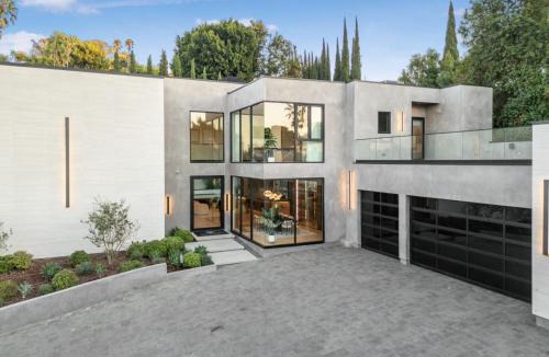 Sherman Oaks Apartment | Levitt Lane
