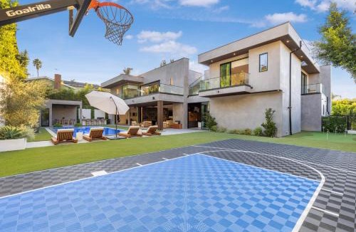 Sherman Oaks Apartment | Levitt Lane