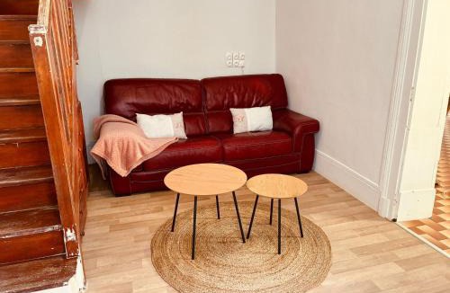Levroux House | Levroux - maison 4-6 pers - cour privee