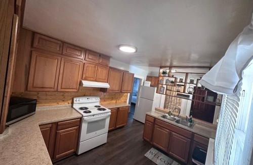 Lewellen House | Lewellen house Lake Mac and Casino