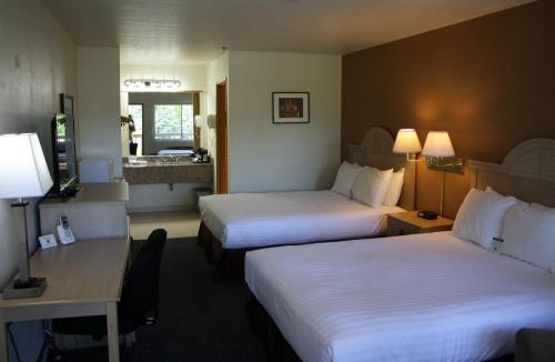 Woodland Hotel | Lewis River Inn