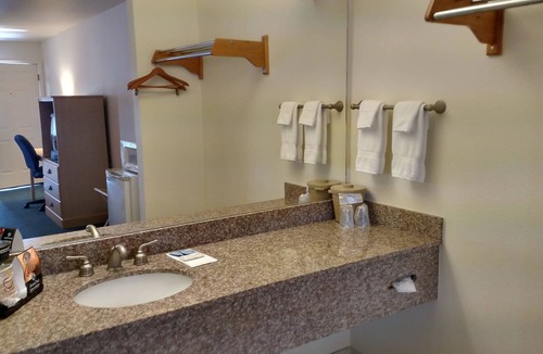 Woodland Hotel | Lewis River Inn