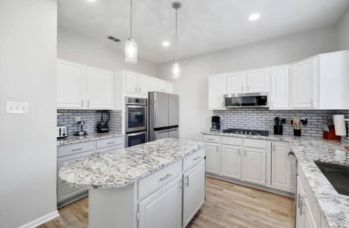 Lewisville House | Lewisville Estate - Spacious 5BR w/Game Room