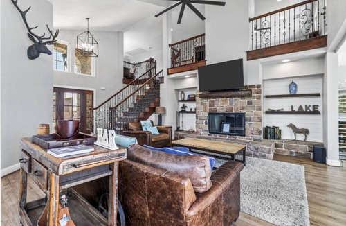 Lakewood Village House | Lewisville Lake Million Dollar Oasis w/ Pool!