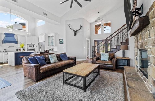 Lakewood Village House | Lewisville Lake Million Dollar Oasis w/ Pool!
