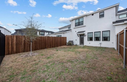 Lewisville House | Lewisville Lake Urban Escape