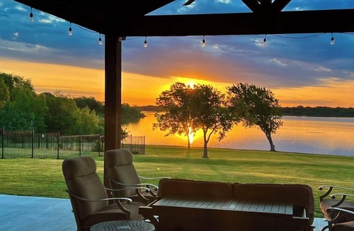 Little Elm House | Lewisville Lakefront Home-hot tub-near Frisco/Dallas-Texas/Omni PGA Golf Course