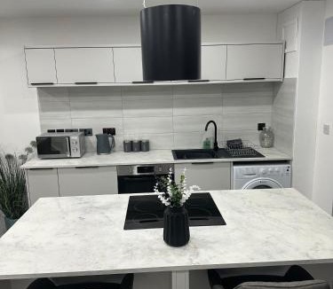 Aberaman Villa | Lewys Tai Bach