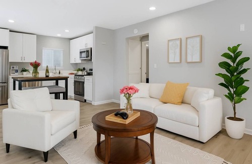 Grant Hill Villa | Leyla| Pool/Spa|Downtown|Freeways|Beaches
