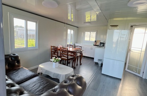 Fish Creek Cabin | LG & B Farm View Cabin