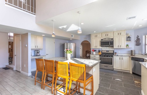 Paradise House | Lg Family Friendly 4 BD, Heated Pool, 12Min To The Strip