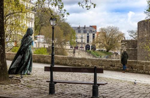 Richebourg - Saint-Clement Hotel | LHotel - face au château - boutique hôtel et séminaires