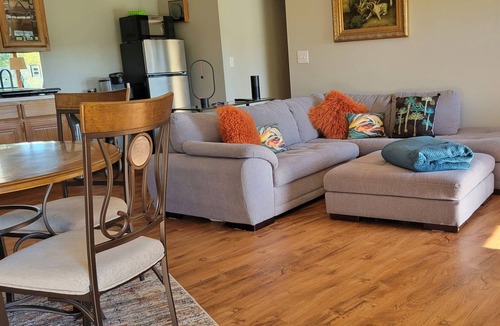 Bella Vista Apartment | LI VRBO - NWA mt bike, hike, and golf retreat