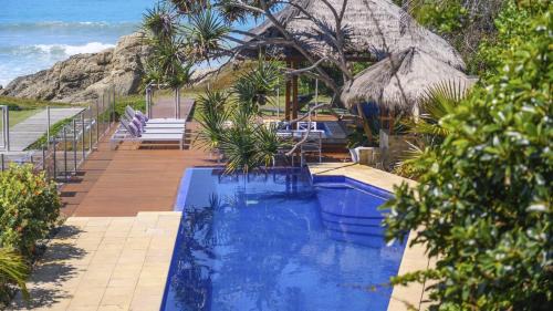 Sapphire Beach House | Liapari Beach House - Beach back yard, Pool, Spa