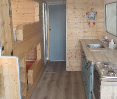 Briennon Boat Rental | Libéllule péniche nuit insolite