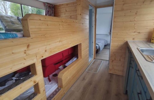 Briennon Boat Rental | Libéllule péniche nuit insolite