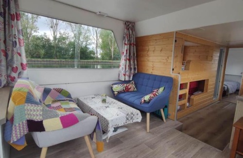 Briennon Boat Rental | Libéllule péniche nuit insolite