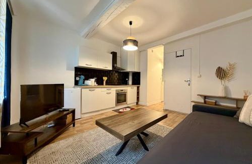 Bastide Saint-Louis Apartment | Liberté 38 - Close to Station and City Center