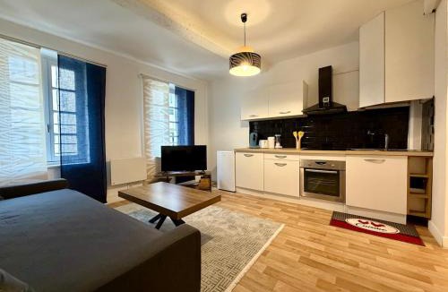 Bastide Saint-Louis Apartment | Liberté 38 - Close to Station and City Center